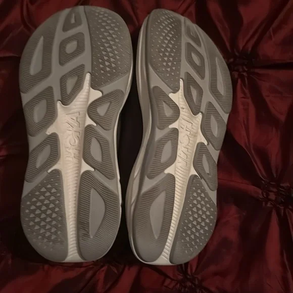 Hoka Rincon 4 Black and White Sneakers in size 9 - Picture 3 of 3